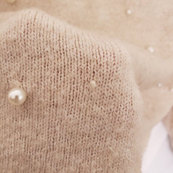 H&M Beige Long Sleeve Comfy Pearl Round Neck Sweater Size Small - Picture 13 of 16